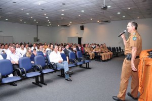 Durante uma hora o Comandante Geral da Polícia Militar discorreu sobre aspectos que melhoram a segurança pública