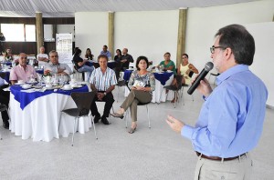 O presidente da Fomento Paraná, Juraci Barbosa, participa do lançamento oficial da feira