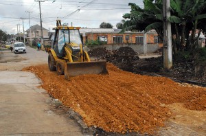 Obras de reparos e manutenção do pavimento acontecem em 11 ruas do bairro Vila Zumbi dos Palmares