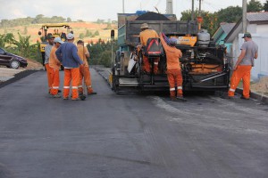 Obras do programa de Pavimentação Rápida acontecem nos bairros Vila Maria do Rosário e Moinho Velho