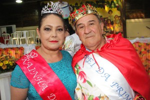 José Fernandes, do Centro de Convivência Lírio do Vale, e Elizete de Oliveira, do Centro de Convivência Georgina, foram eleitos rei e rainha do Baile da  Primavera