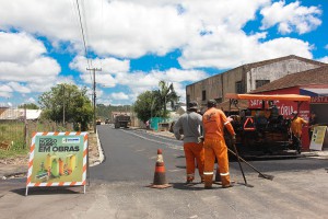 Cerca de 20 quilômetros de ruas serão asfaltados e o investimento da Prefeitura de Colombo será de R$ 15 milhões