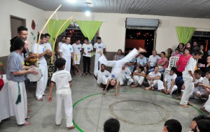 Apresentação cultural de Capoeira do ACAPRAS, coordenada pelo professor Ligeirinho