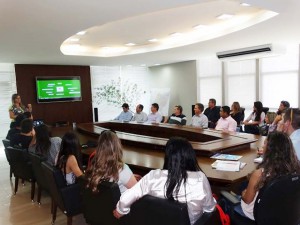 Os visitantes participaram da apresentação técnica do Programa Cidade Empreendedora de Guarapuava onde trocaram experiências
