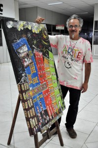 O artista plástico Rogério Aquino também aproveitou o evento para expor suas obras de arte