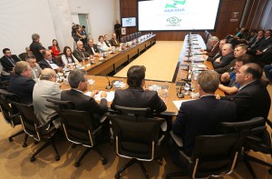 Prefeita Beti Pavin foi empossada pelo governador como membro do Conselho Consultivo da Coordenação da Região Metropolitana de Curitiba (Comec)