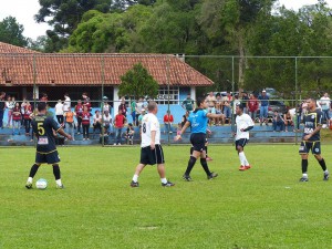 o Terceiro lugar da 1ª  Taça da Uva de Futebol Suíço ficou para o time Garotos do Parque com o placar final de 3x1