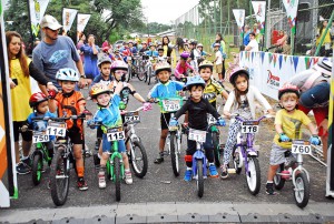 Mais de 500 atletas da categoria de ciclismo de todas as idades participaram do evento.