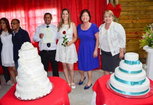 A prefeita Beti Pavin acompanhou cerimônia e parabenizou pelo importante acontecimento na vida dos casais