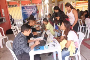 Orientação jurídica, emissão de documentos e aferição da pressão arterial foram alguns dos serviços oferecidos aos moradores da região da Vila Zumbi e Liberdade