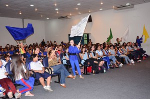 A iniciativa é voltada aos estudantes e reuniu 300 alunos da rede municipal e estadual de ensino do município.