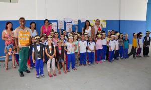 Apresentação musical dos alunos da pré-escola “Cantiga da Dengue” – marcou o encerramento. 
