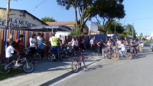 Escola Municipal Juscelino Kubitschek promoveu o 1º Passeio Ciclístico Ecológico