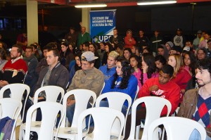O lançamento  do Programa Bom Negócio Paraná (PBNP) aconteceu na  Escola Estadual Professor Altair da Silva, no Jardim Ana Maria.