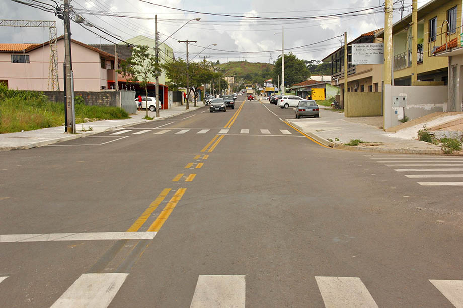 As obras na Rua José Leal Fontoura possuem pavimentação, drenagem e sinalização.