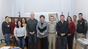 Prefeita, oficiais do Corpo de Bombeiros e integrantes do Conselho do Funrebom realizam reunião