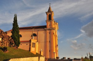 Igreja Matriz Nossa Senhora do Rosário é uma réplica de uma igreja de Vicenza, no Norte da Itália