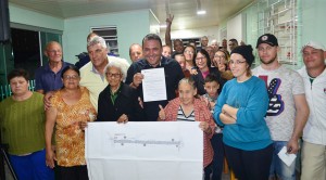 O vice-prefeito Sergio Pinheiro assinou a ordem de serviço do Programa de Pavimentação Comunitária das Ruas Rosa Lazarotto Strapasson e Travessa Contenda. 